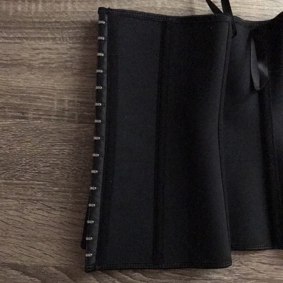 Waist Trainer Corset Size Medium - Picture 6 of 6